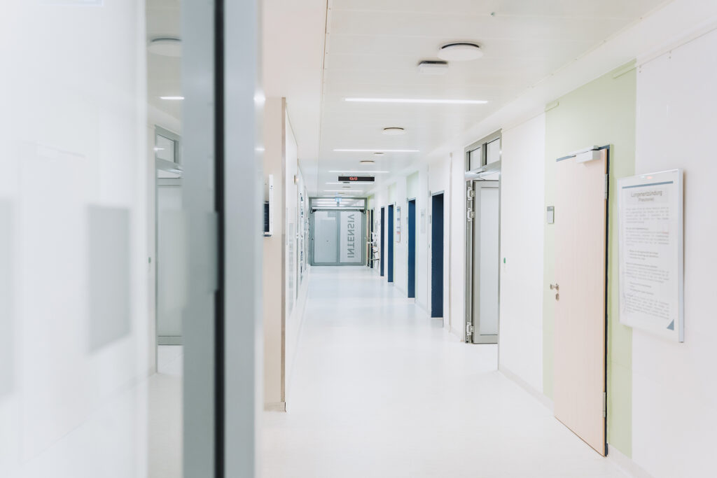ZKOM-medizin-emden-Anaesthiese-Intensivmedizin-Notfallmedizin-Schmerztherapie-slider-06