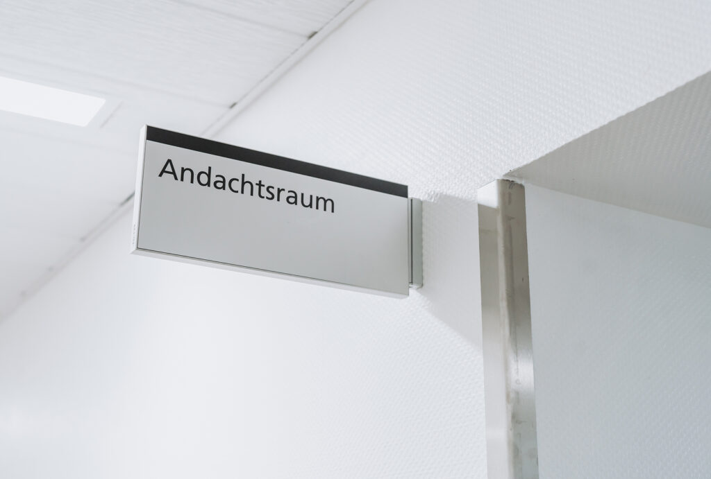 ZKOM-medizin-emden-beratung-angebote-Sozialdienst-seelsorge-slide-07